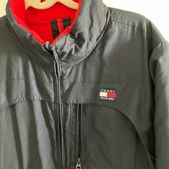 Tommy Hilfiger Reversible Jacket Size Large Red Fleece & Water Resistant. - Picture 4 of 14